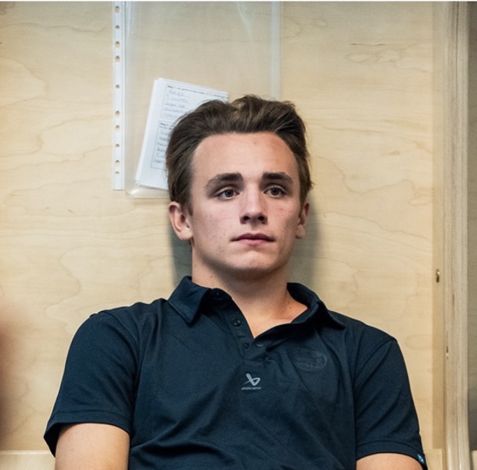 Leo Papista, säljare på Bluelight UF